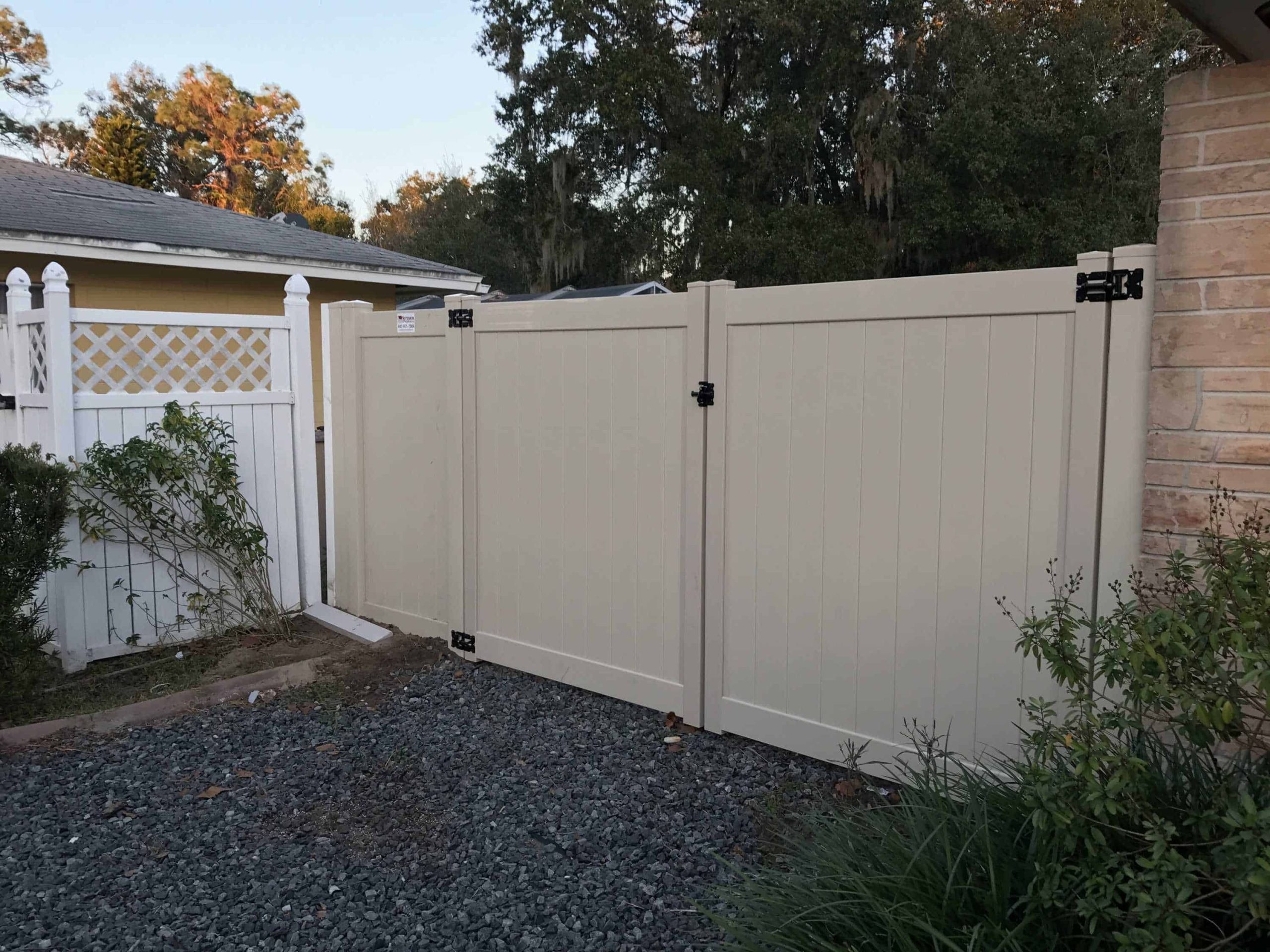 Choosing the Right Vinyl Gate for your Yard
