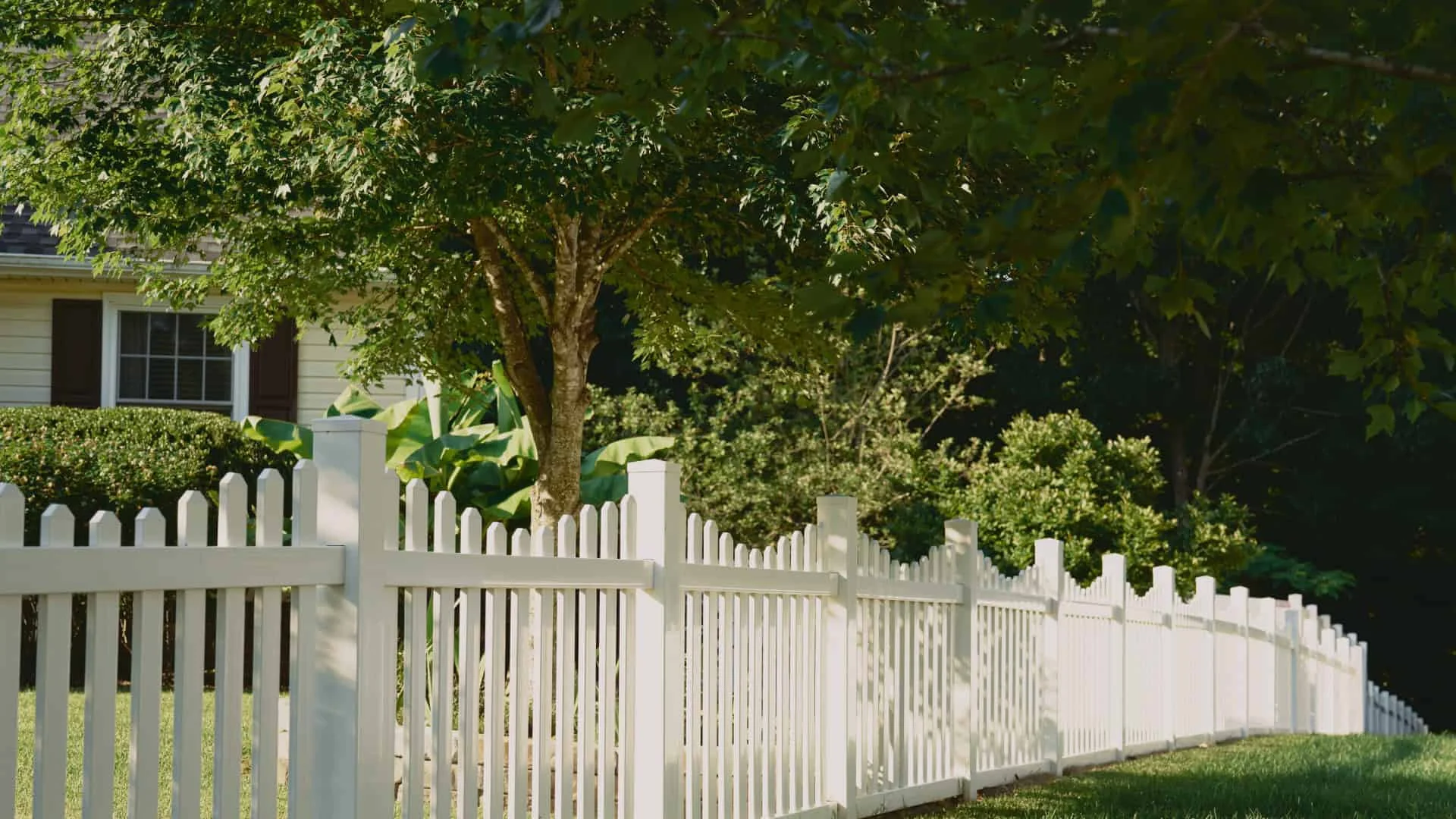 fence companies white vinyl fence