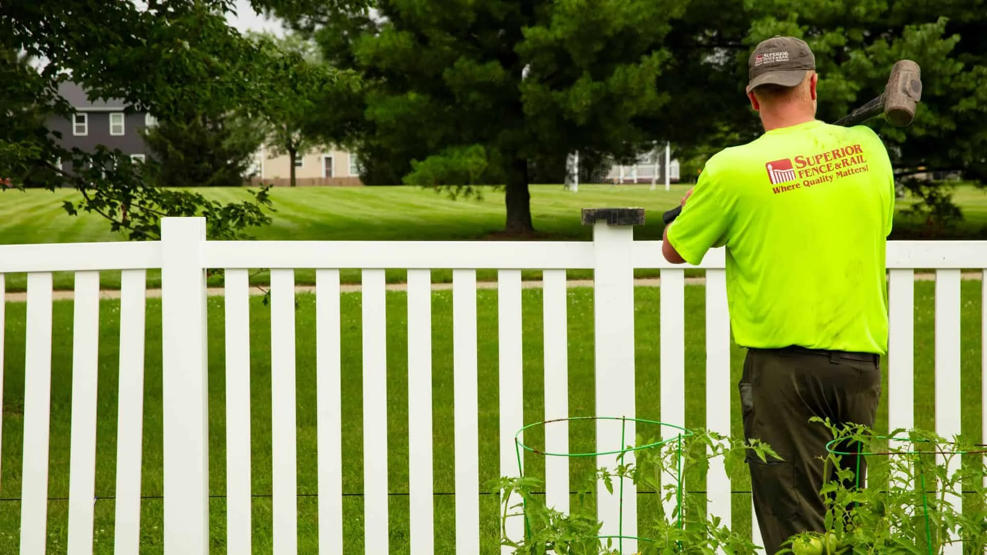 professional vinyl fence installation