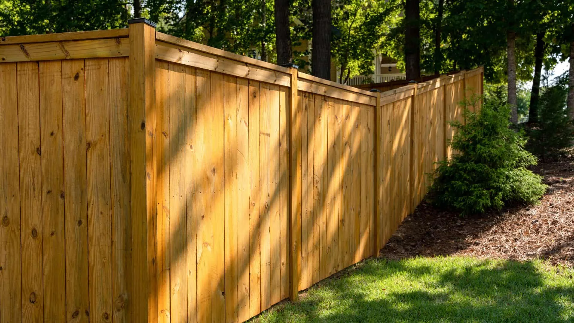 wooden privacy fence builders near me