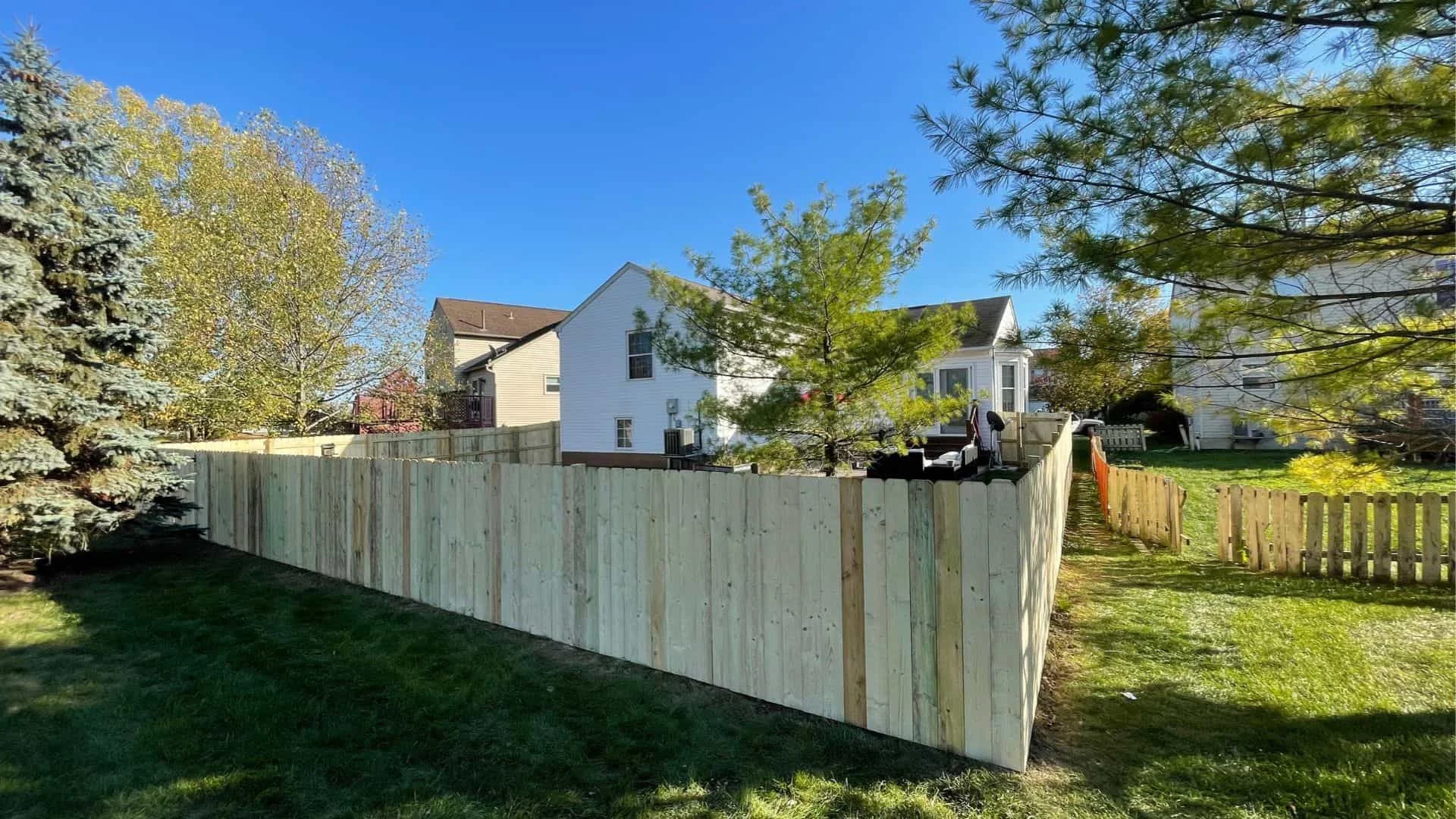 wooden privacy fence builders near me