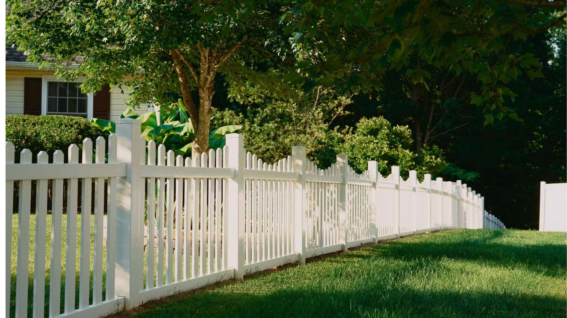 Vinyl front yard fence installers